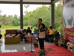 Sekda Sumenep Melakukan Pengundian Dan Penyerahan Doorprize