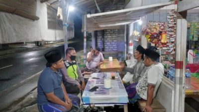 Bripka Moh. Hunaidi Sampaikan Edukasi Prokes Kepada Masyarakat