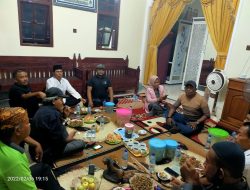 Jalin Hubungan Silaturahmi Kades Padike Dengan Media Dan LSM