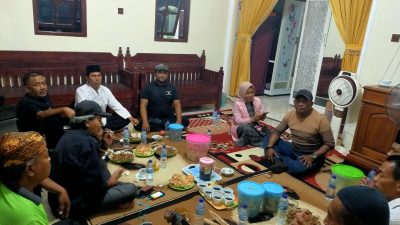 Jalin Hubungan Silaturahmi Kades Padike Dengan Media Dan LSM