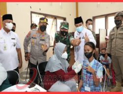 Sekdakab Sampang Memantau Pelaksanaan Vaksinasi Anak