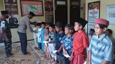 Polsek Kangayan Menggelar Doa Bersama Dengan Santuni Anak Yatim Dan Buka Puasa Bersama