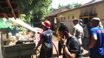 Akibat Korsleting Listrik 1 Rumah Hangus Terbakar