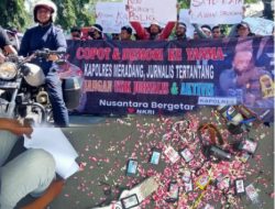 Ibu Pertiwi Memanggil, Sejumlah Jurnalis Turun Aksi Karena Sikap Kapolres Sampang