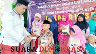 IBM Foundation Membagikan Daging Kurban Dan Santunan Anak Yatim