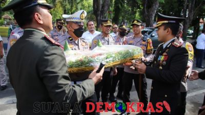 HUT Ke-77 TNI Tahun 2022, Polres Sumenep Beri Kejutan Ke Kodim 0827