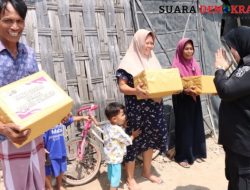 Polres Sumenep Memberikan Paket Kepada Korban Angin Puting Beliung