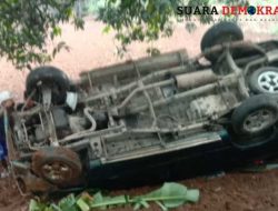 Lakalantas Tunggal Minibus Oleng Kelahan Perkebunan