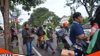 Persatuan Jurnalis Indonesia Berbagi Ribuan Takjil