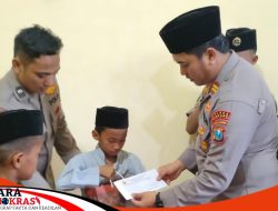 Polsek Dan Saka Bhayangkara Ranting Banyuates Santuni Anak Yatim