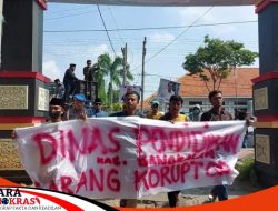 Dinas Pendidikan Bangkalan di Geruduk Massa LSM PERDA