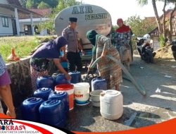 Melalui Polisi RW Polres Sampang Salurkan Air Bersih 