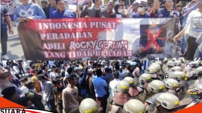 Demo GPS Tolak Rocky Gerung Berakhir Ricuh
