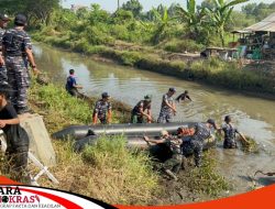Menyambut HUT TNI AL 78 Tahun Adakan Pembersihan Kali