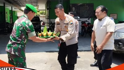 Kapolsek Prenduan Berikan Surprise HUT TNI Ke-78