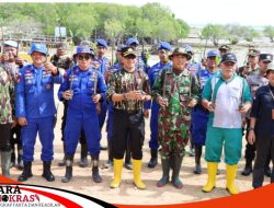 Polres Sumenep Tanam 1.000 Pohon Mangrove