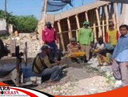 Ahmad Suwandi, ST., MT Melakukan Pendampingan Pekerjaan Pembangunan Tribun Olahraga