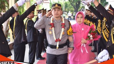 Tradisi Pedang Pora Dan Tari Muang Sangkal Penyambutan Kapolres Baru 