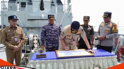 Penandatanganan Pengamanan Pemilu 2024 Danlanal Batuporon Bersama Forkopimda