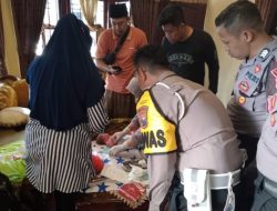 Penemuan Bayi Perempuan Dibungkus Kresek Di Dusun Pasar Kayu