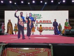 Romantisme Direktur RSUD Sumenep Tampil Memukau Bersama Suami