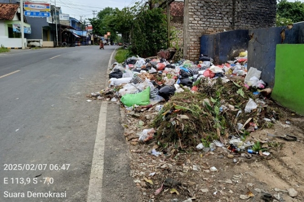 Pemerintah Diam, Tumpukan Sampah Menimbulkan Keresahan Masyarakat 