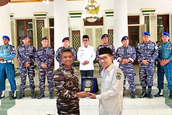 Pererat Sinergi Kerja, Danlanal Batuporon Sambangi Forkopimda Pamekasan