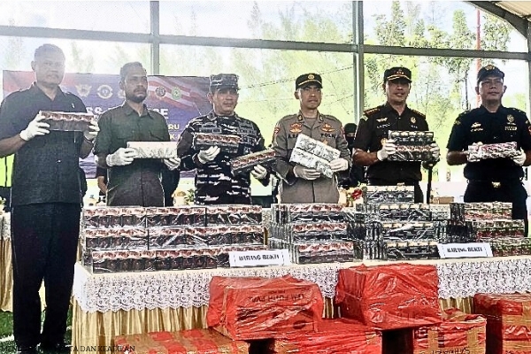 Ketidakadilan Hukum: Perahu Pengangkut Rokok Ilegal Ditangkap, Pemilik Perusahaan Bebas Melenggang