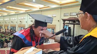 Sarjana Hukum dan Amanah Keadilan di Tengah Krisis Integritas