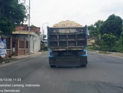 Truk Pengangkut Material Galian C Ancam Keselamatan Pengendara